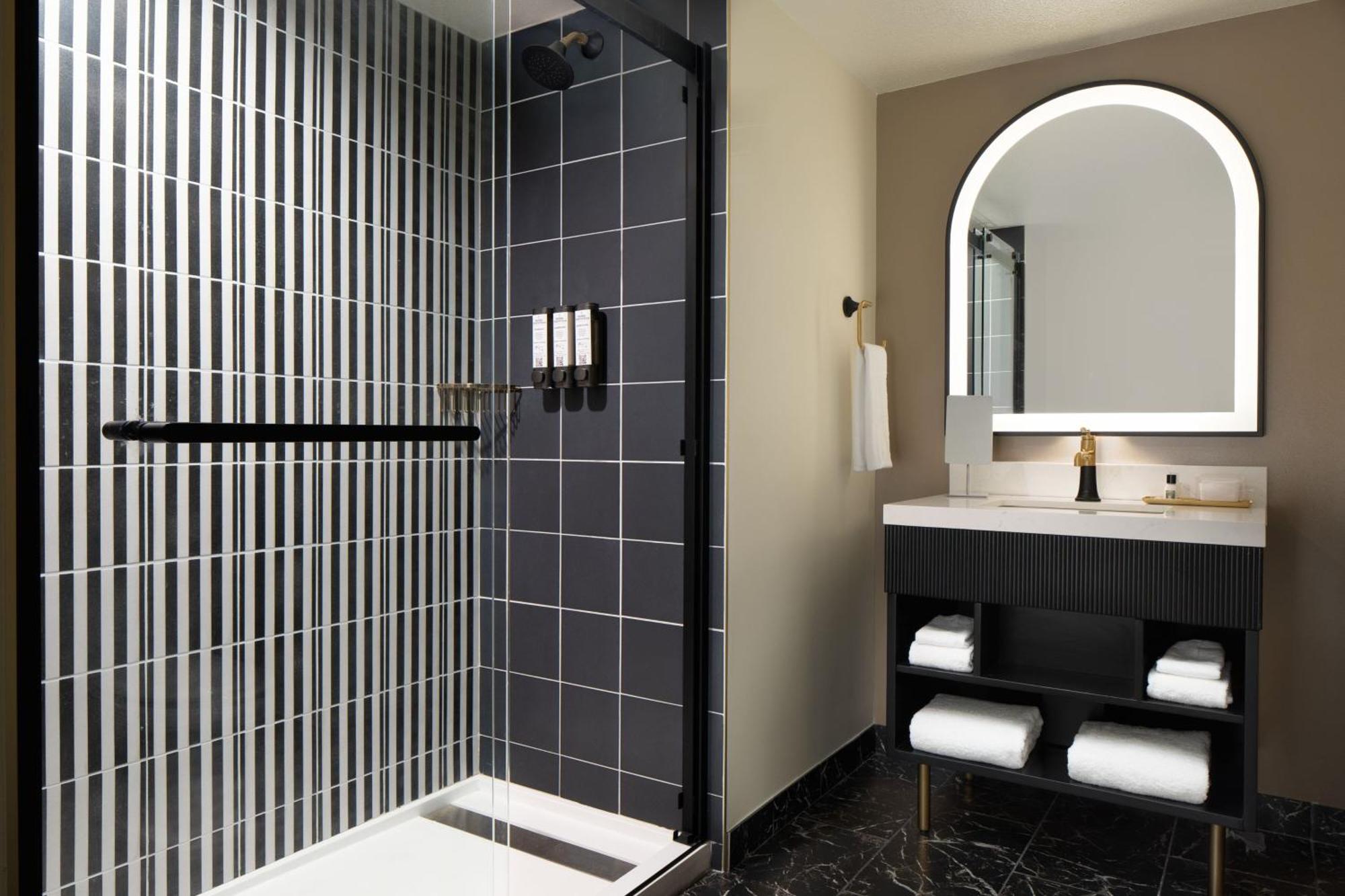 The Lasalle Hotel, Bryan College Station, A Tribute Portfolio Hotel ภายนอก รูปภาพ