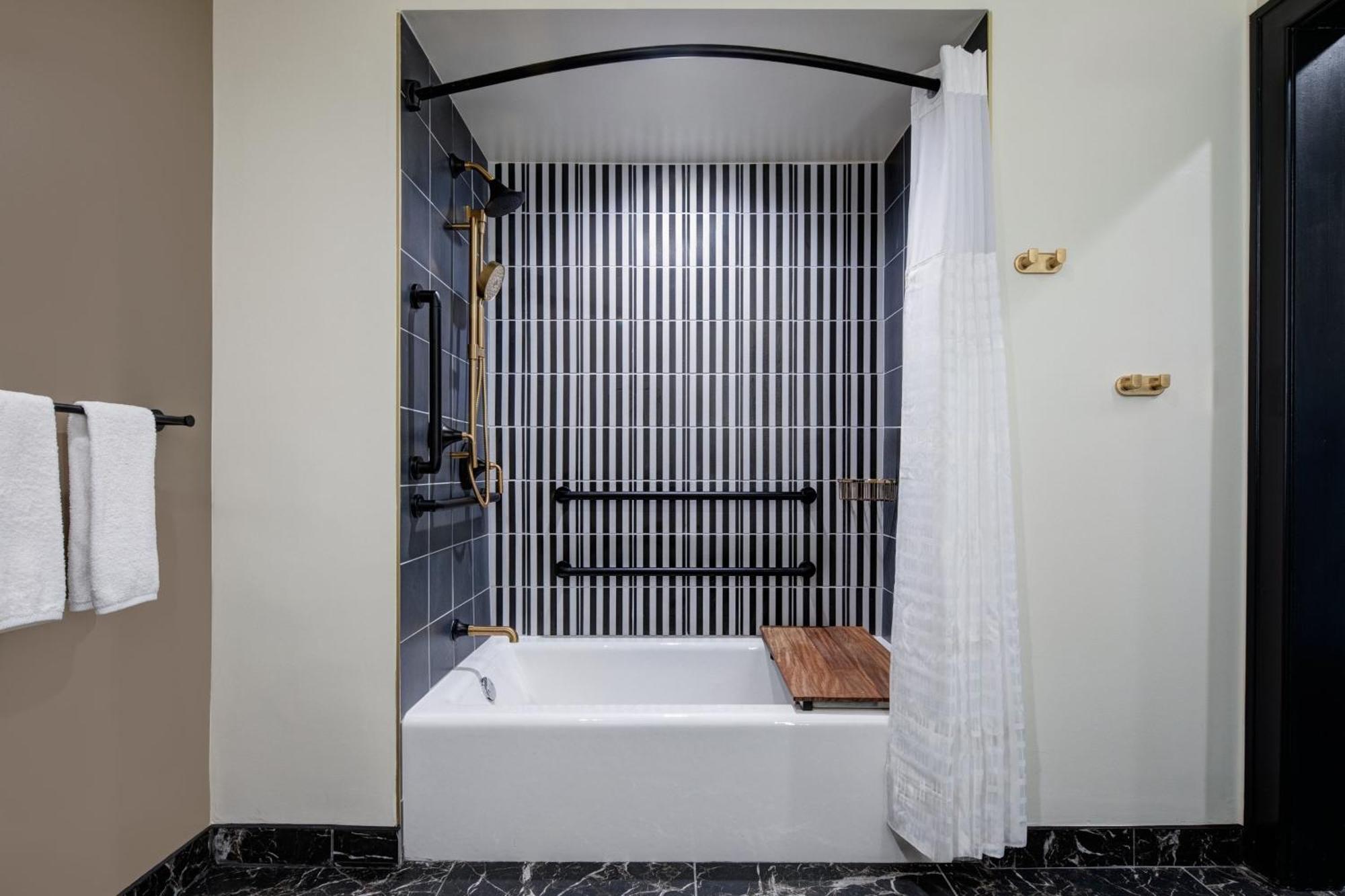 The Lasalle Hotel, Bryan College Station, A Tribute Portfolio Hotel ภายนอก รูปภาพ