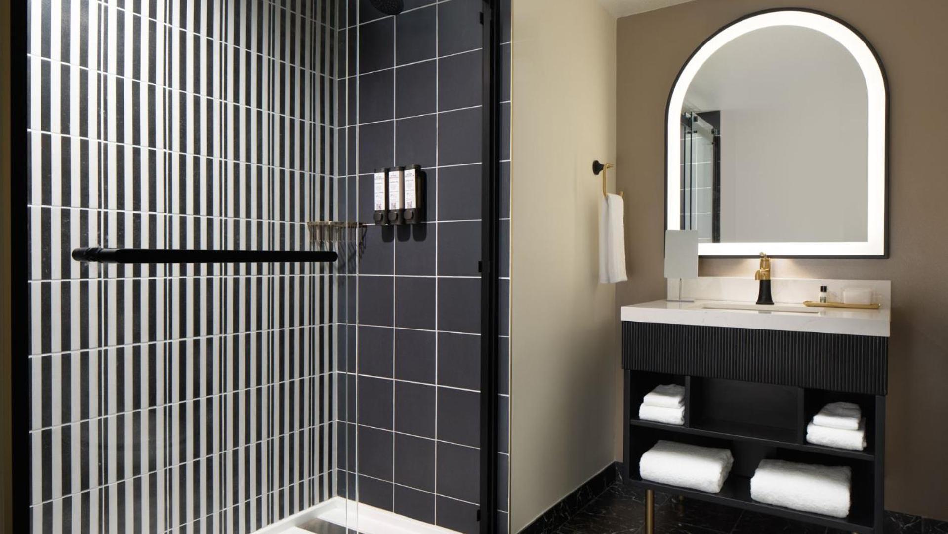 The Lasalle Hotel, Bryan College Station, A Tribute Portfolio Hotel ภายนอก รูปภาพ